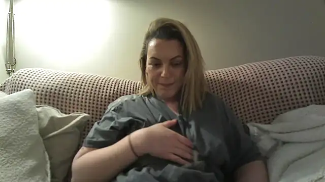 Snapshot of Gigi-Honey chatting on December 13, 10:15 pm Gigi-Honey online show from December 13, 10:15 pm