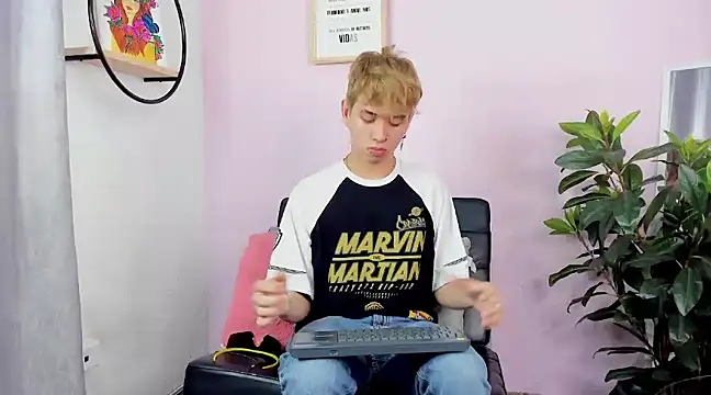 Snapshot of Brian-Ausslos chatting on January 12, 1:37 pm Brian-Ausslos online show from January 12, 1:37 pm