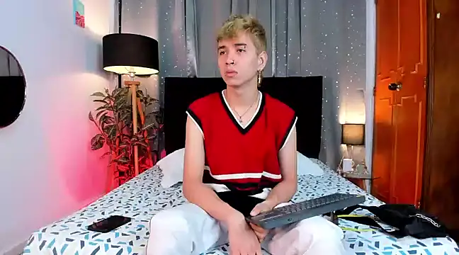 Snapshot of Brian-Ausslos chatting on January 14, 4:36 am Brian-Ausslos online show from January 14, 4:36 am