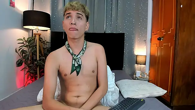 Snapshot of Brian-Ausslos chatting on January 26, 7:10 am Brian-Ausslos online show from January 26, 7:10 am