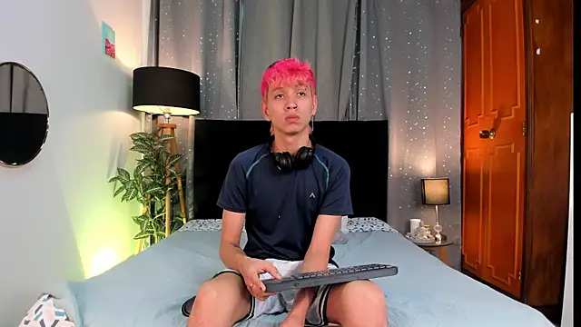 Snapshot of Brian-Ausslos chatting on March 11, 4:43 am Brian-Ausslos online show from March 11, 4:43 am