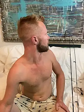 Snapshot of bjay1210 chatting on January 15, 9:30 pm bjay1210 online show from January 15, 9:30 pm