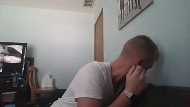 Snapshot of bjay1210 chatting on February 23, 6:05 pm bjay1210 online show from February 23, 6:05 pm