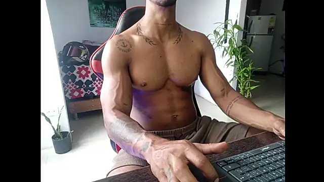 Snapshot of Adam_Valenciia chatting on June 24, 3:33 pm Adam Valenciia online show from June 24, 3:33 pm