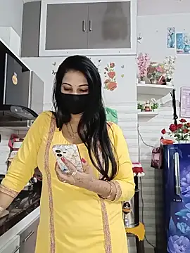 Snapshot of Best-Couple chatting on May 28, 3:37 am Best-Couple online show from May 28, 3:37 am