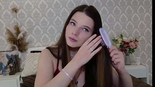 Nellie Medina online show from January 5, 7:39 pm