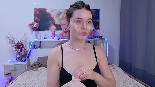 Nellie Medina online show from February 12, 4:46 pm