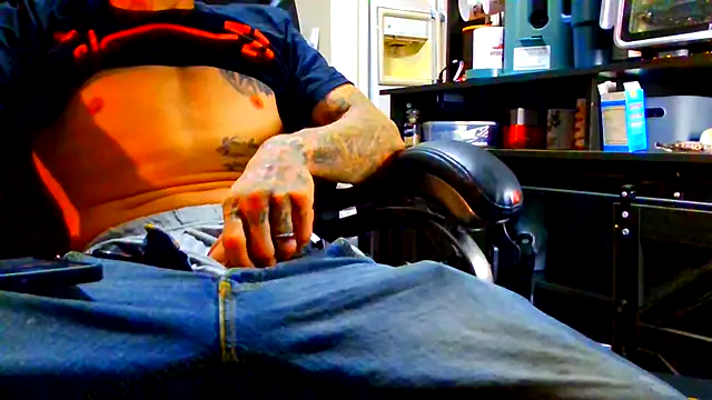 JamesMichael88 online show from April 21, 4:23 pm