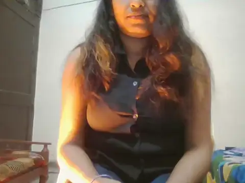 Snapshot of Hot-shanvi chatting on February 7, 3:45 am Hot-shanvi online show from February 7, 3:45 am