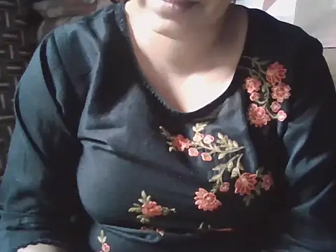 Hot-shanvi online show from June 2, 11:45 am