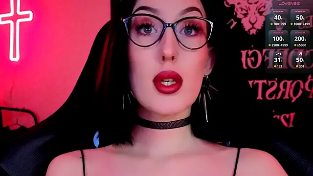 Miss Alice   online show from April 12, 10:48 pm