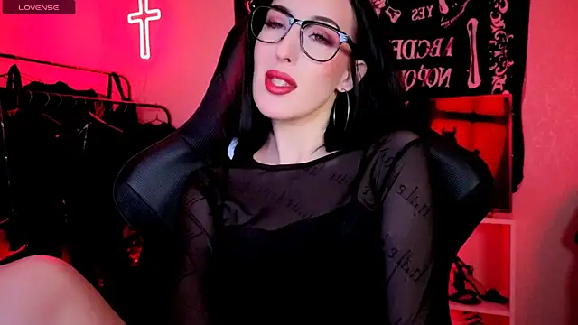 Snapshot of Miss_Alice__ chatting on May 26, 11:34 pm Miss Alice online show from May 26, 11:34 pm