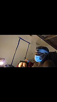 Snapshot of dominatingblacklove chatting on November 17, 4:29 am dominatingblacklove online show from November 17, 4:29 am