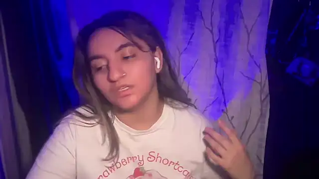 mamifresita online show from December 3, 9:18 am