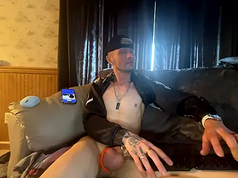 Snapshot of Trystan_Spellman chatting on April 18, 7:07 pm Trystan Spellman online show from April 18, 7:07 pm