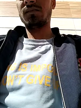 Snapshot of Tarun_0026 chatting on February 8, 5:40 am Tarun 0026 online show from February 8, 5:40 am