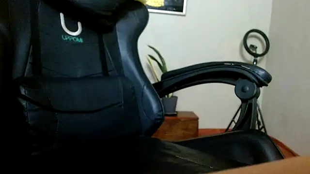 Snapshot of Dirtydiva1 chatting on September 24, 12:52 pm Dirtydiva1 online show from September 24, 12:52 pm