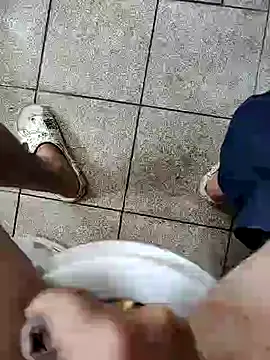 Snapshot of dreamers_dick chatting on January 12, 4:31 am dreamers dick online show from January 12, 4:31 am