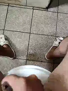 Snapshot of dreamers_dick chatting on January 15, 2:49 am dreamers dick online show from January 15, 2:49 am