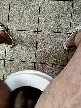 Snapshot of dreamers_dick chatting on January 20, 2:32 am dreamers dick online show from January 20, 2:32 am