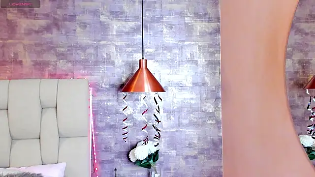 Scarlet lace online show from March 18, 7:10 pm