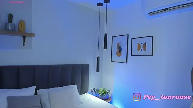 peytonrosse online show from October 9, 6:28 pm