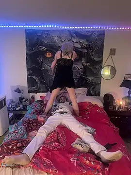 damselaintstressn online show from October 7, 6:05 pm