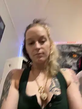 damselaintstressn online show from November 7, 11:27 pm