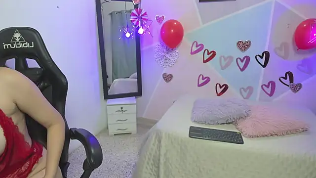 katy handerson online show from February 15, 7:28 pm