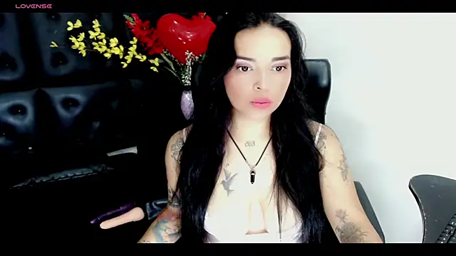 Snapshot of Carolaine01 chatting on February 17, 10:03 pm Carolaine01 online show from February 17, 10:03 pm