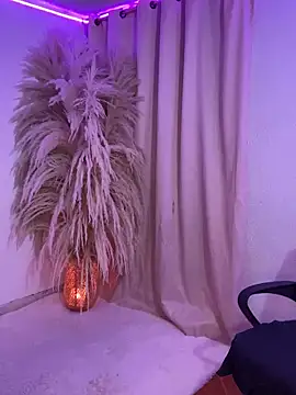 Snapshot of ariadna_cooper chatting on September 11, 4:01 am ariadna cooper online show from September 11, 4:01 am