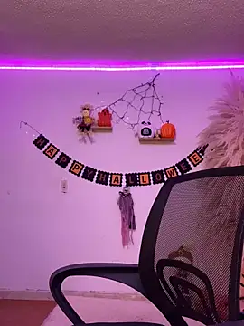 Snapshot of ariadna_cooper chatting on October 10, 4:11 am ariadna cooper online show from October 10, 4:11 am