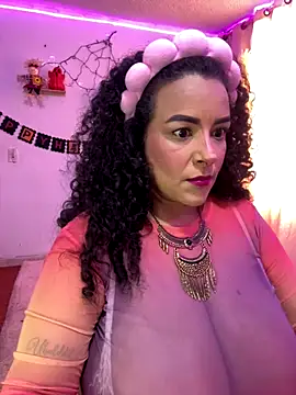 Snapshot of ariadna_cooper chatting on October 28, 1:14 pm ariadna cooper online show from October 28, 1:14 pm