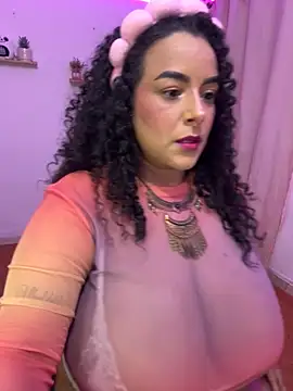 Snapshot of ariadna_cooper chatting on December 4, 3:38 am ariadna cooper online show from December 4, 3:38 am