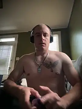 Snapshot of Golden_Alex chatting on January 7, 12:52 pm Golden Alex online show from January 7, 12:52 pm