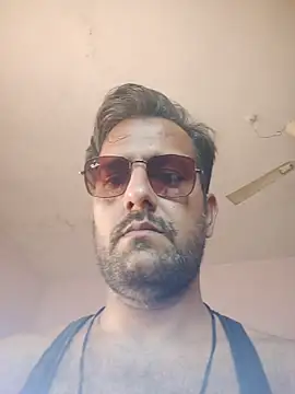 MAGNETICDADDY8 online show from November 3, 8:04 am