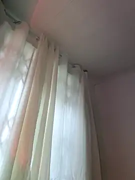 Snapshot of camillebr chatting on May 9, 3:50 pm camillebr online show from May 9, 3:50 pm