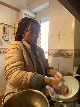 Snapshot of Alana-Castillo chatting on February 5, 8:43 am Alana-Castillo online show from February 5, 8:43 am