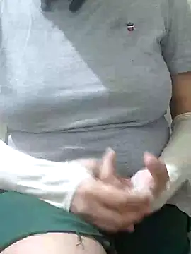 Snapshot of mallupriyapriya chatting on February 10, 4:58 pm mallupriyapriya online show from February 10, 4:58 pm