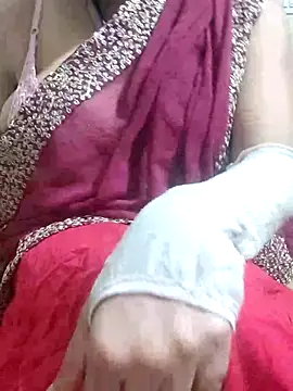 Snapshot of mallupriyapriya chatting on February 12, 7:23 am mallupriyapriya online show from February 12, 7:23 am