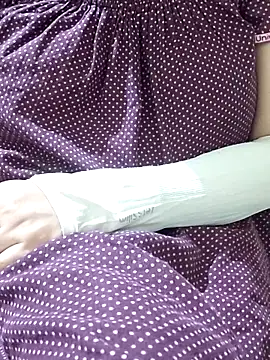 Snapshot of mallupriyapriya chatting on March 17, 5:16 pm mallupriyapriya online show from March 17, 5:16 pm