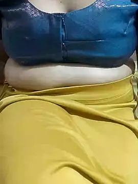 Snapshot of mallupriyapriya chatting on March 18, 7:52 am mallupriyapriya online show from March 18, 7:52 am