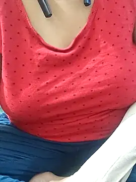 Snapshot of mallupriyapriya chatting on September 12, 5:51 am mallupriyapriya online show from September 12, 5:51 am