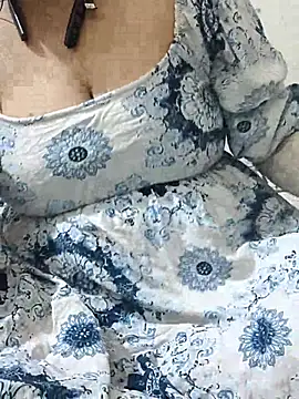 Snapshot of mallupriyapriya chatting on November 19, 9:48 pm mallupriyapriya online show from November 19, 9:48 pm