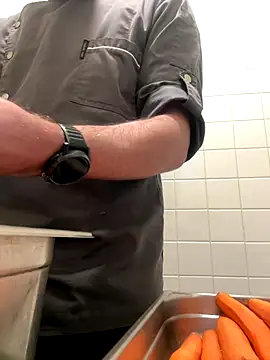 Snapshot of Pierre22000 chatting on October 24, 5:04 am Pierre22000 online show from October 24, 5:04 am