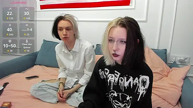 Snapshot of VeryRare_TwinS chatting on May 11, 7:22 pm VeryRare TwinS online show from May 11, 7:22 pm