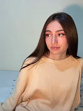 Maddy Jones online show from March 21, 5:02 pm