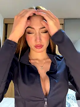 Maddy Jones online show from November 22, 3:38 am