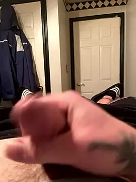 coreyl9718 online show from January 8, 1:30 am