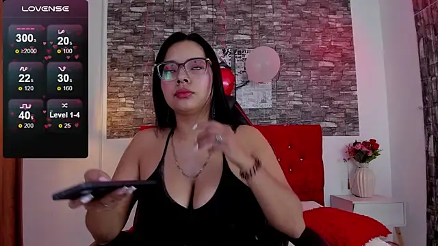 Snapshot of Emily_sc chatting on February 14, 1:18 pm Emily sc online show from February 14, 1:18 pm